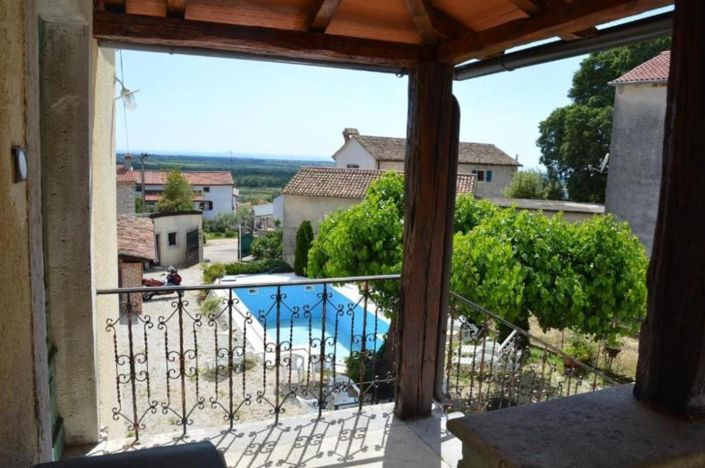 Image No.7-Propriété de 13 chambres à vendre à Višnjan