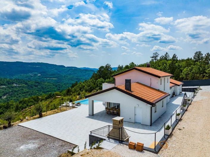 Image No.2-4 Bed Property for sale