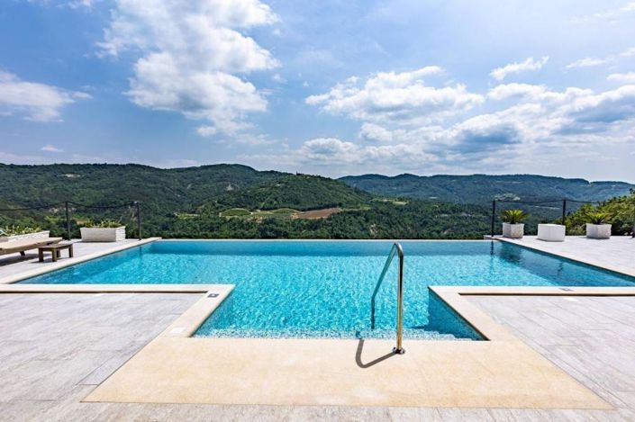 Image No.3-4 Bed Property for sale