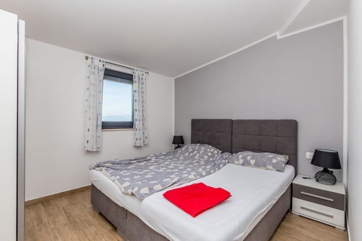 Image No.11-6 Bed Property for sale