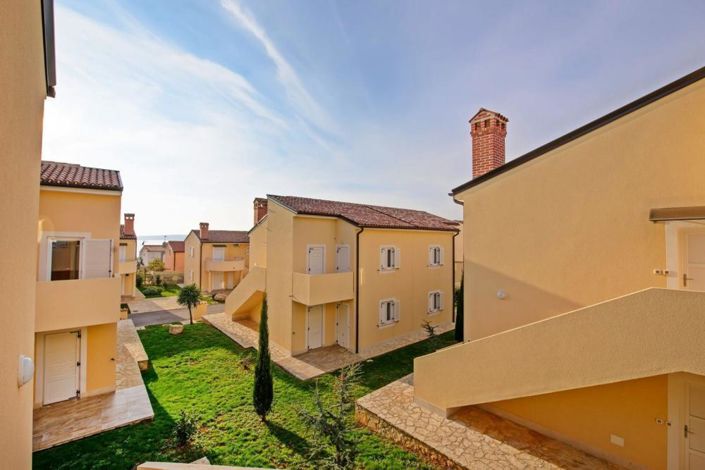 Image No.2-4 Bed Property for sale