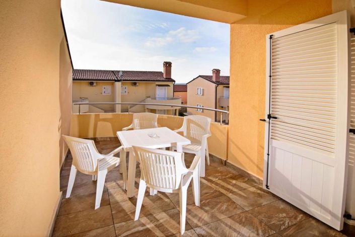 Image No.4-4 Bed Property for sale