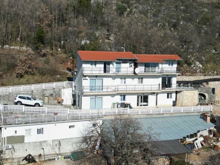 Image No.6-6 Bed Property for sale