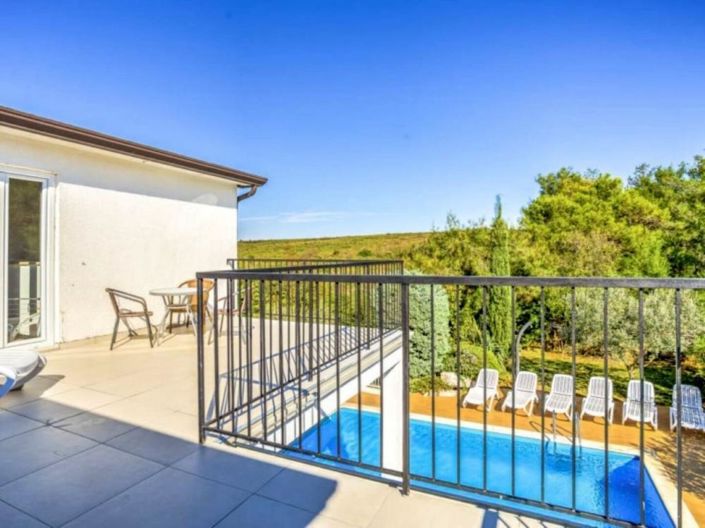 Image No.4-8 Bed Property for sale