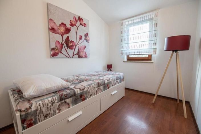Image No.21-5 Bed Property for sale