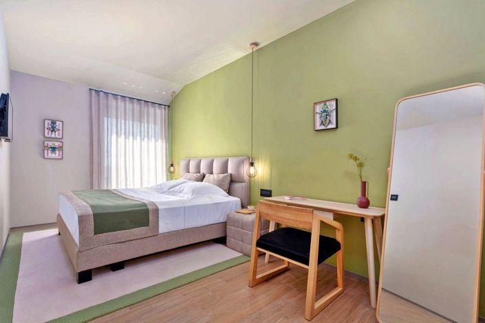 Image No.23-3 Bed Property for sale