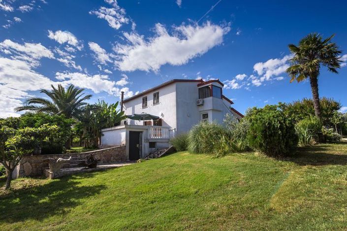 Image No.11-4 Bed Property for sale