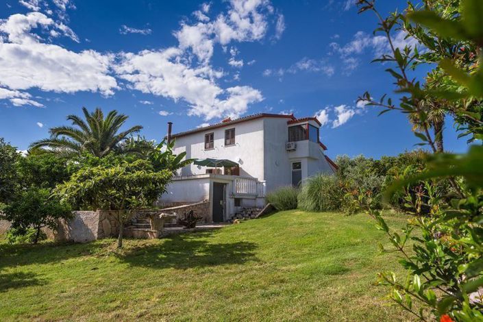 Image No.13-4 Bed Property for sale