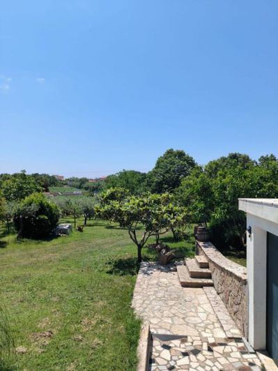 Image No.17-4 Bed Property for sale