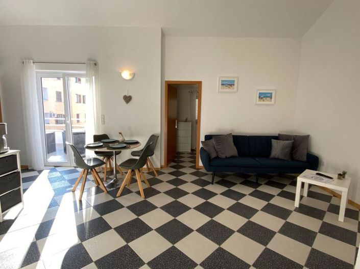 Image No.12-10 Bed Property for sale