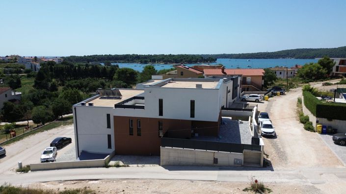 Image No.3-4 Bed Property for sale