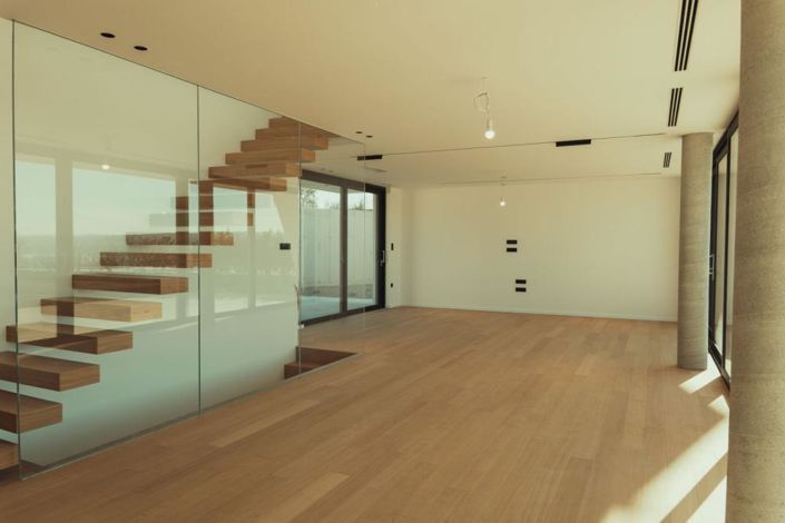 Image No.7-4 Bed Property for sale