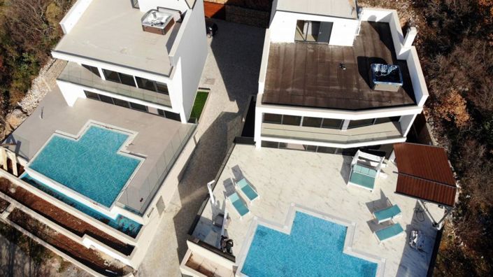 Image No.4-4 Bed Property for sale