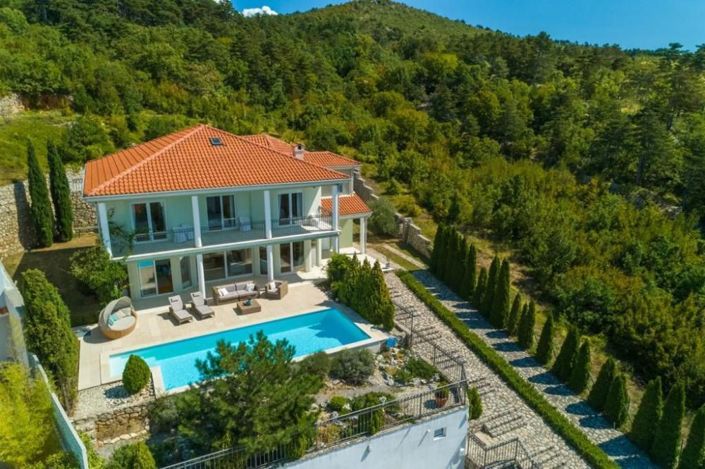 Image No.6-5 Bed Property for sale
