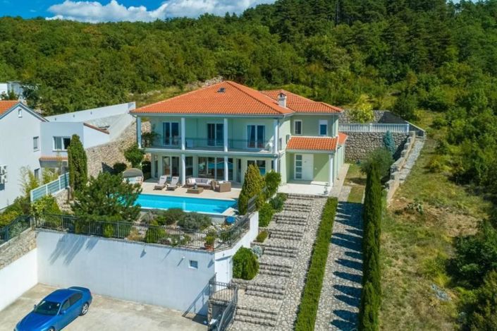 Image No.7-5 Bed Property for sale