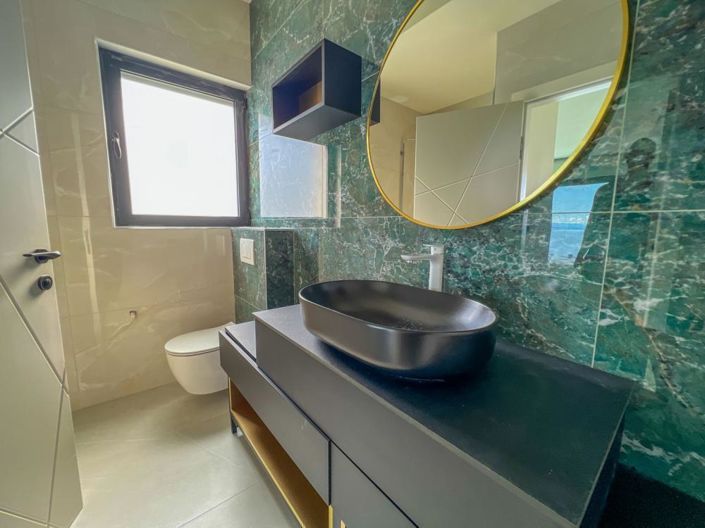 Image No.25-4 Bed Property for sale