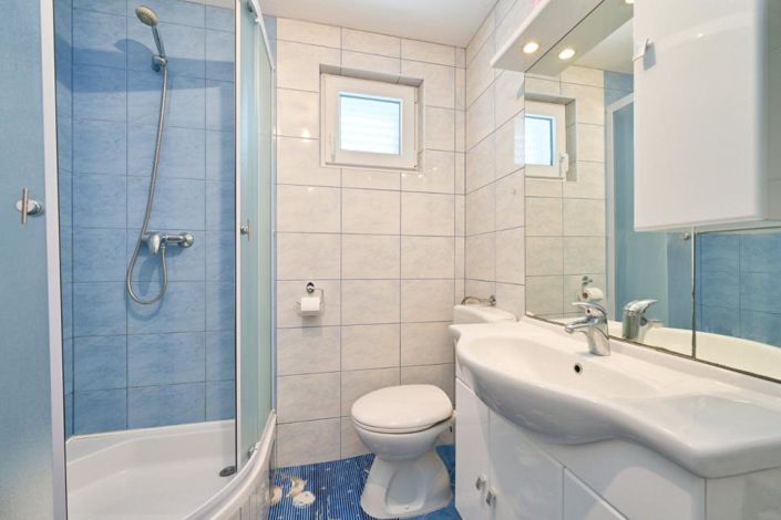 Image No.22-5 Bed Property for sale