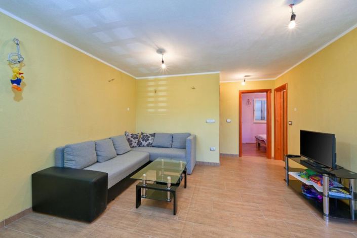 Image No.8-5 Bed Property for sale