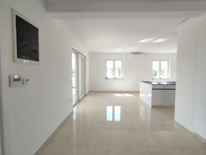 Image No.7-4 Bed Property for sale