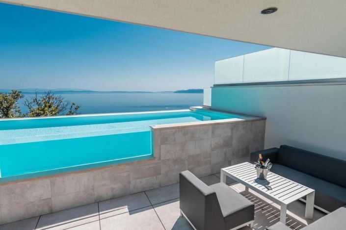Image No.2-4 Bed Property for sale