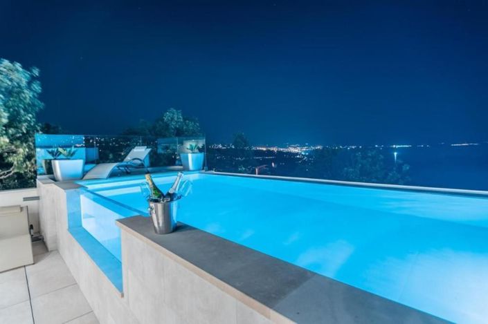 Image No.4-4 Bed Property for sale