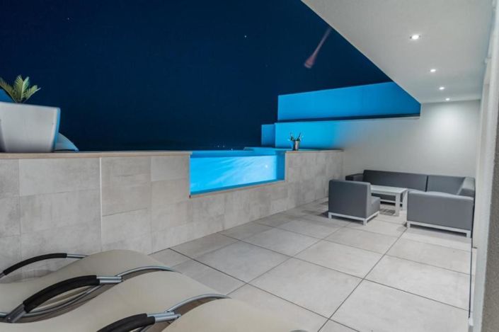 Image No.7-4 Bed Property for sale