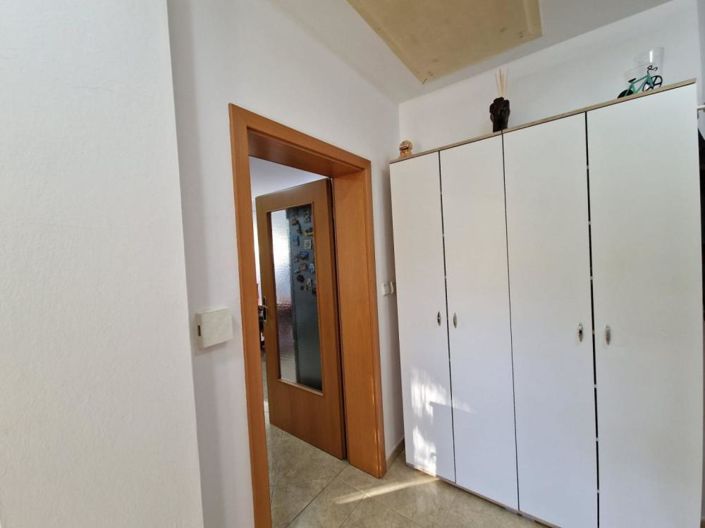 Image No.12-5 Bed Property for sale