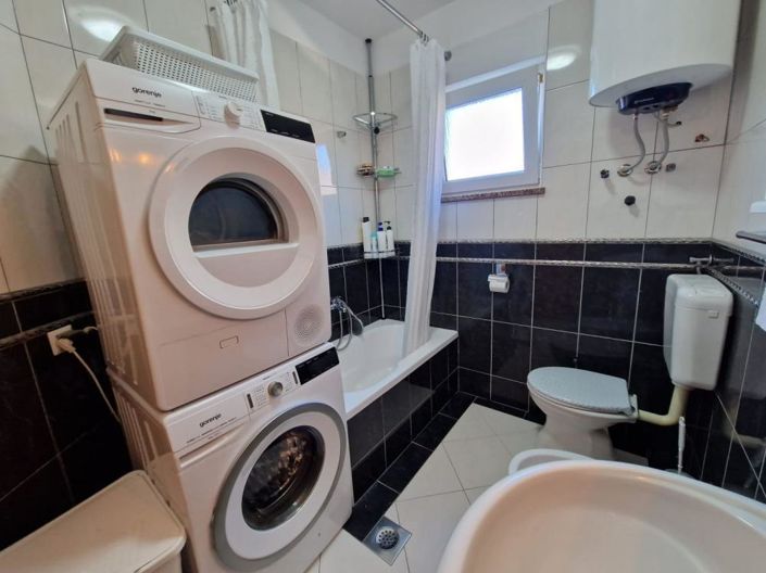 Image No.14-5 Bed Property for sale
