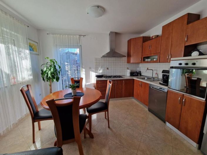 Image No.6-5 Bed Property for sale