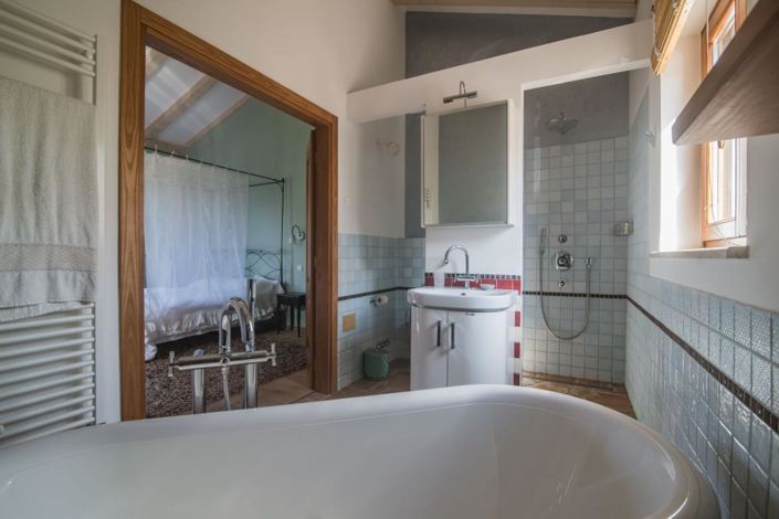 Image No.25-5 Bed Property for sale