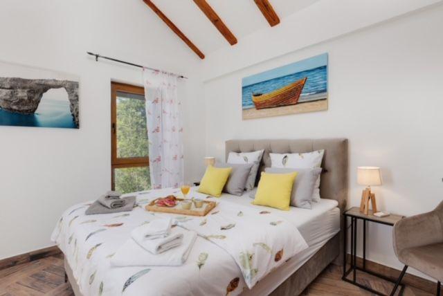 Image No.23-3 Bed Property for sale