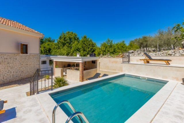 Image No.4-3 Bed Property for sale