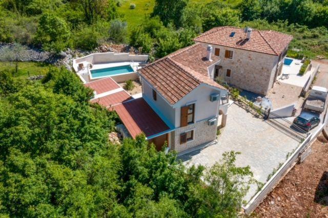 Image No.5-3 Bed Property for sale