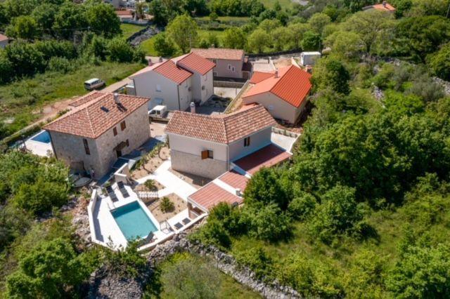 Image No.6-3 Bed Property for sale