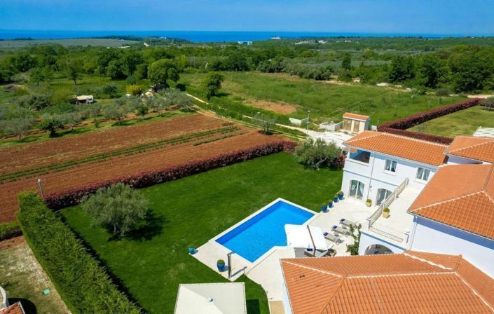 Image No.2-4 Bed Property for sale