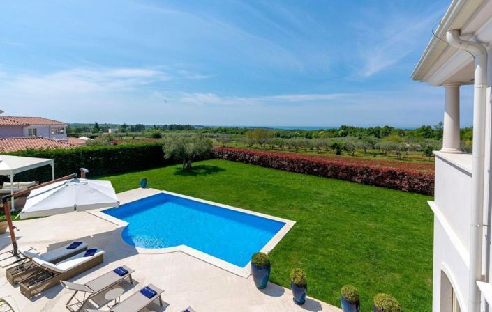 Image No.4-4 Bed Property for sale