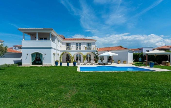 Image No.7-4 Bed Property for sale