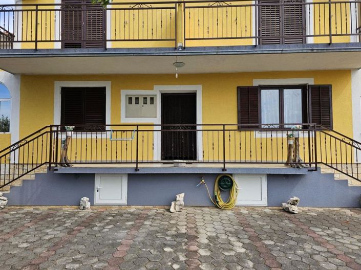 Image No.2-7 Bed Property for sale