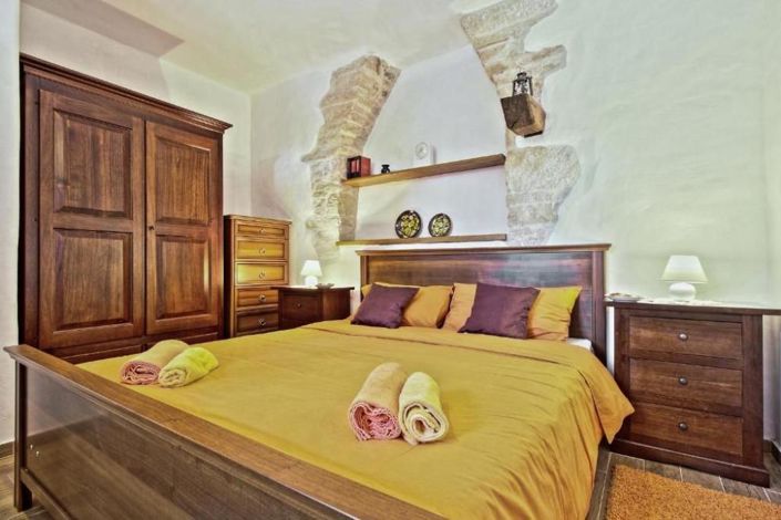 Image No.24-4 Bed Property for sale