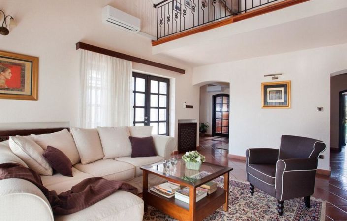 Image No.8-4 Bed Property for sale