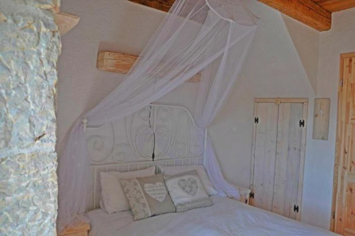Image No.13-3 Bed Property for sale