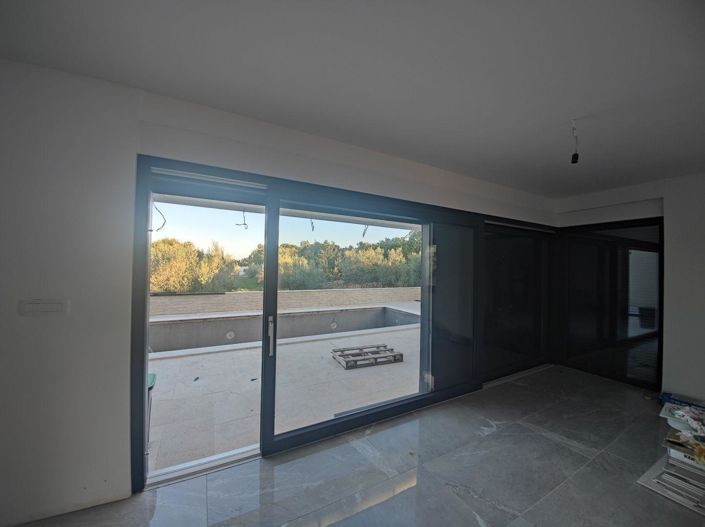 Image No.6-3 Bed Property for sale