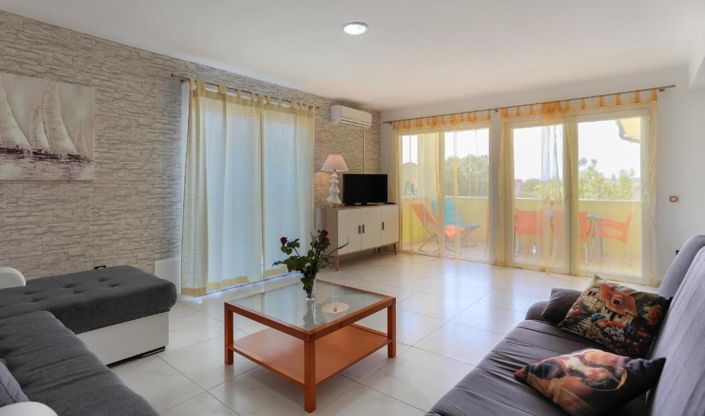 Image No.7-6 Bed Property for sale