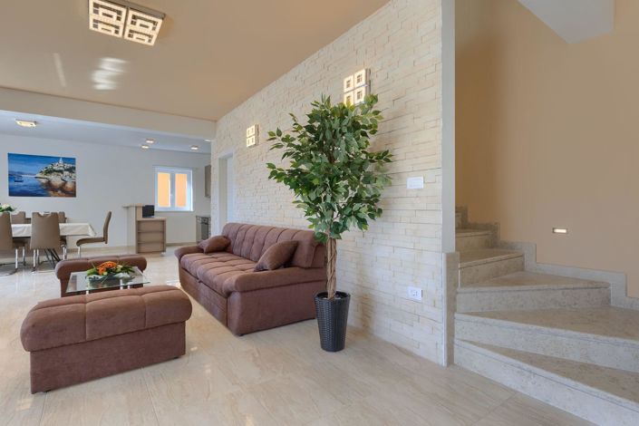 Image No.15-4 Bed Property for sale