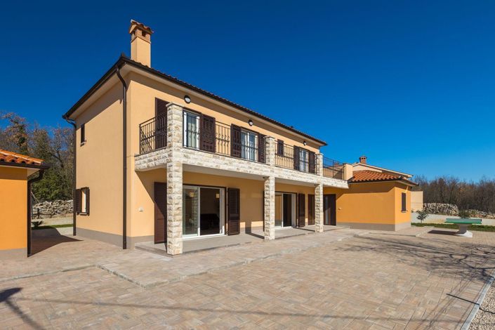 Image No.6-4 Bed Property for sale