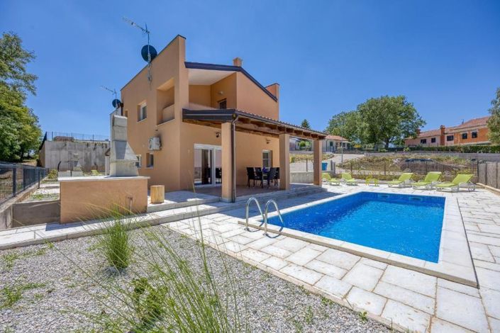 Image No.2-4 Bed Property for sale