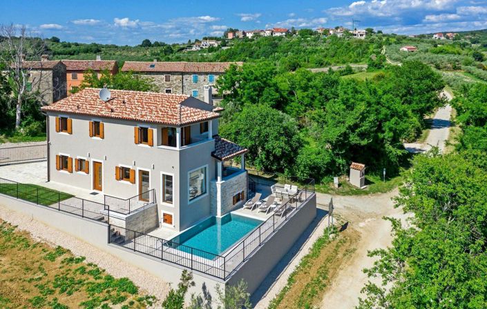 Image No.3-3 Bed Property for sale
