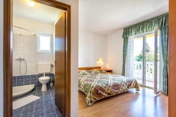 Image No.4-20 Bed Property for sale