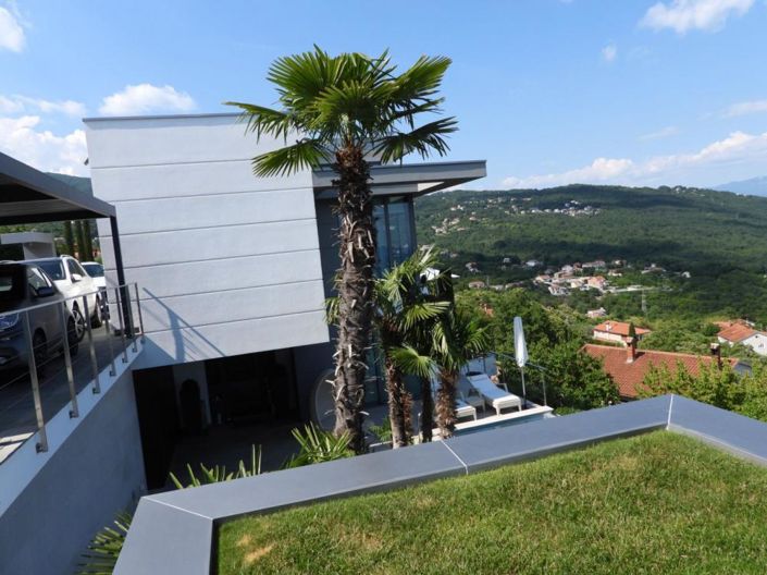 Image No.17-4 Bed Property for sale