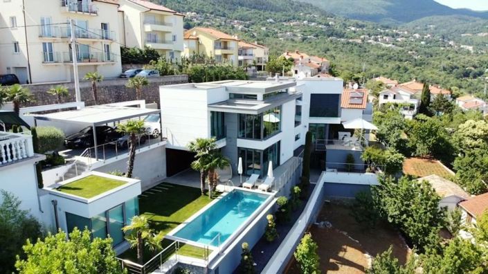 Image No.7-4 Bed Property for sale